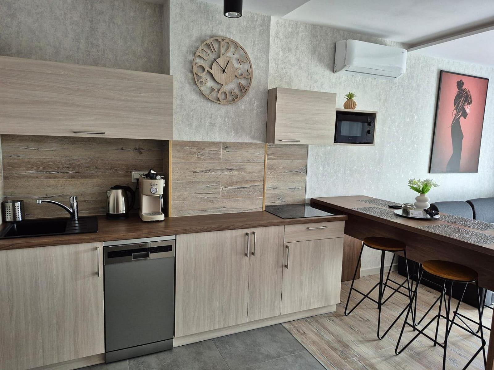 Q Pl 2 Lub 3 Pokojowe Klimatyzowane Przy Manufakturze Z Garazem Gratis, Fv Apartment Łódź