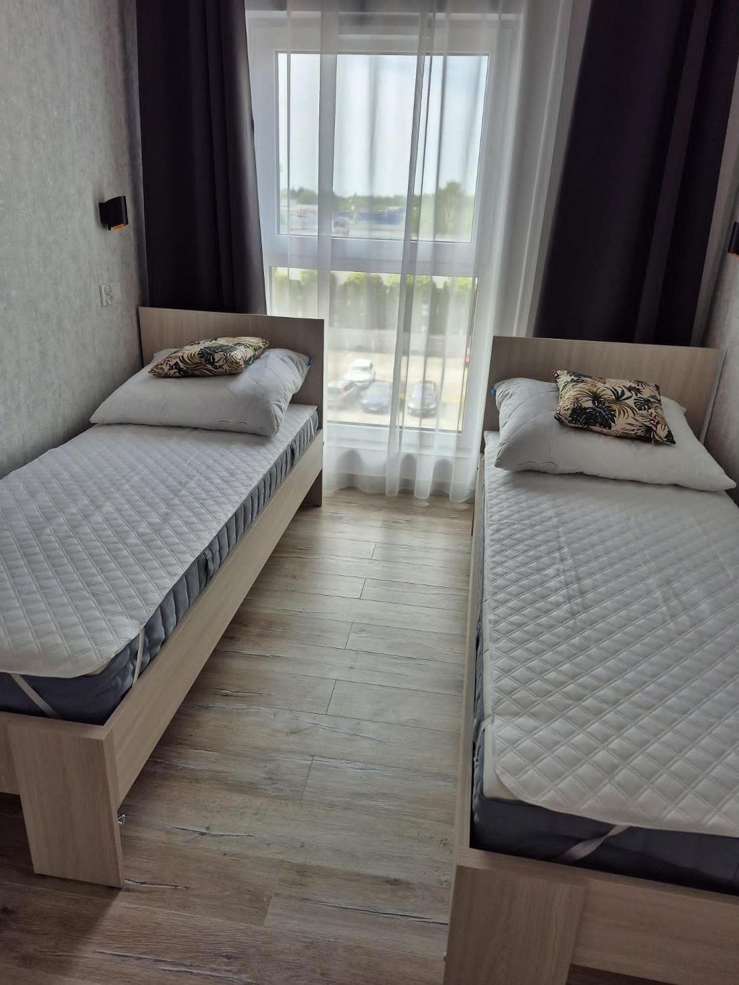 Q Pl 2 Lub 3 Pokojowe Klimatyzowane Przy Manufakturze Z Garazem Gratis, Fv Apartment Łódź