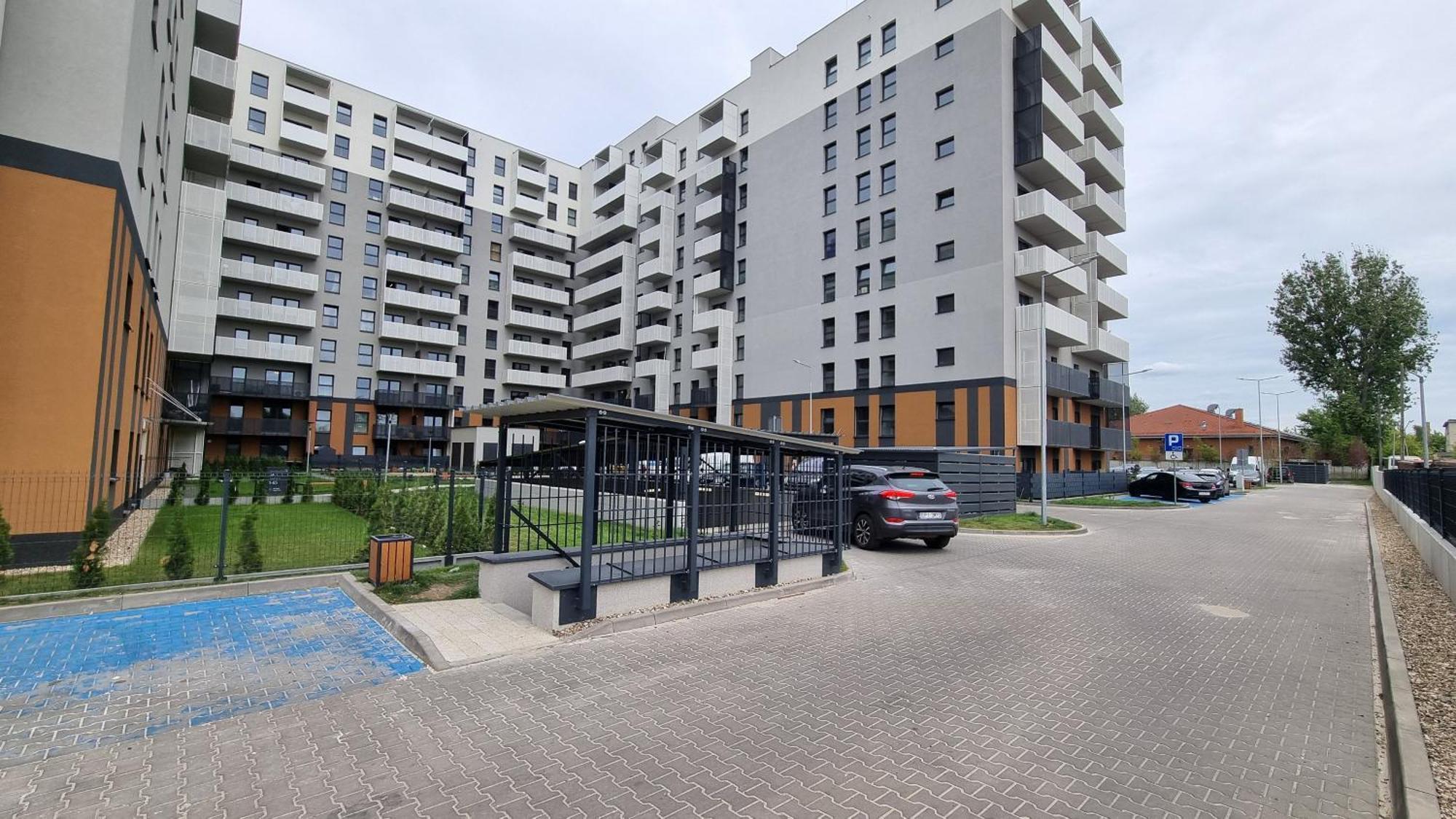 Q Pl 2 Lub 3 Pokojowe Klimatyzowane Przy Manufakturze Z Garazem Gratis, Fv