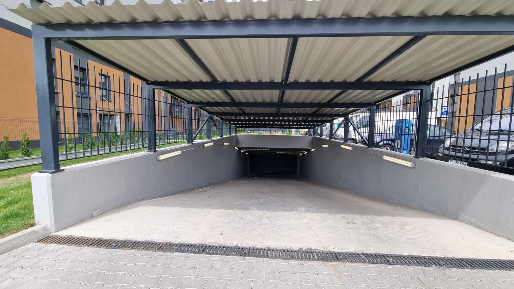 Q Pl 2 Lub 3 Pokojowe Klimatyzowane Przy Manufakturze Z Garazem Gratis, Fv * Łódź