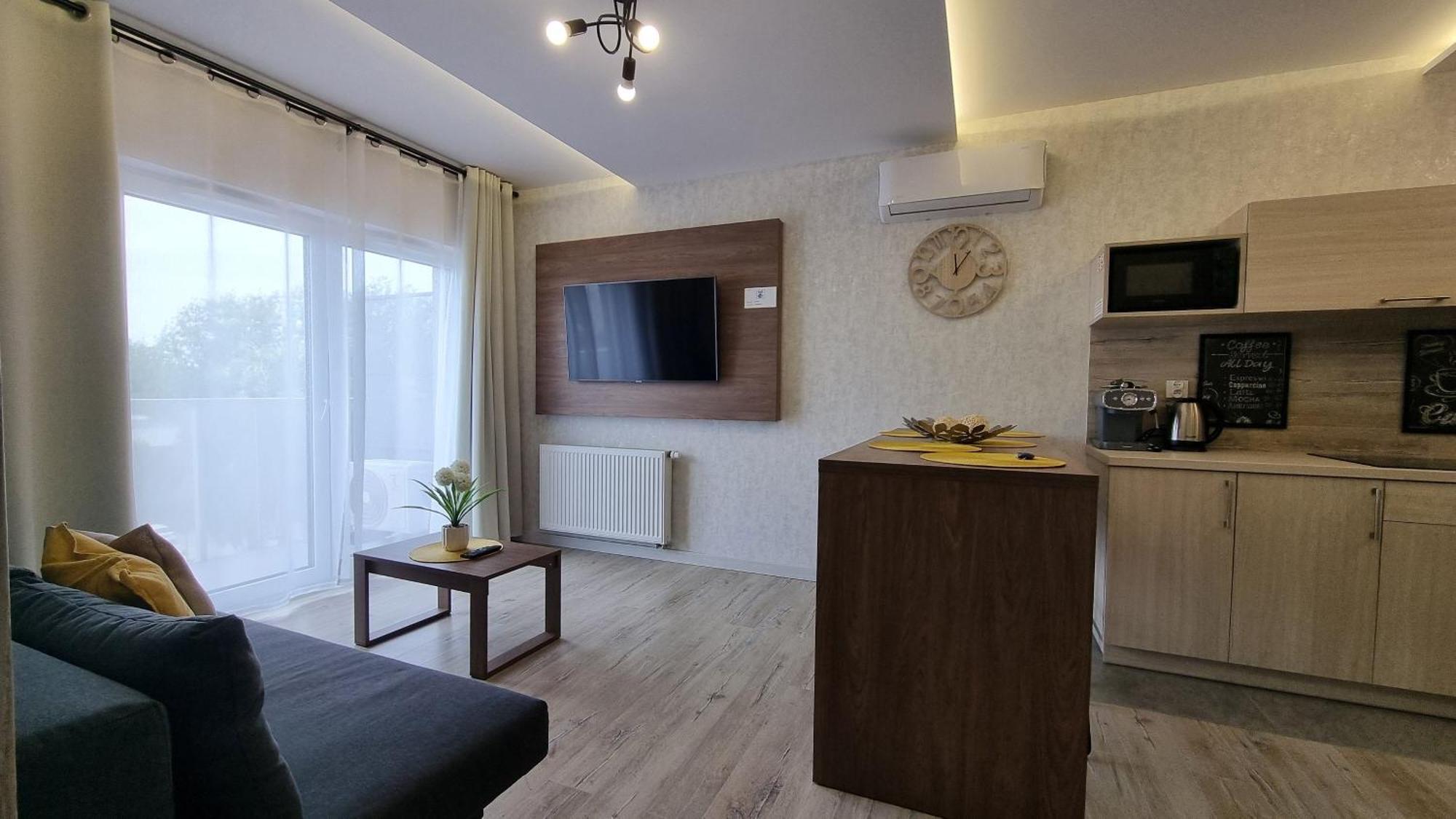Apartment Q Pl 2 Lub 3 Pokojowe Klimatyzowane Przy Manufakturze Z Garazem Gratis, Fv Łódź