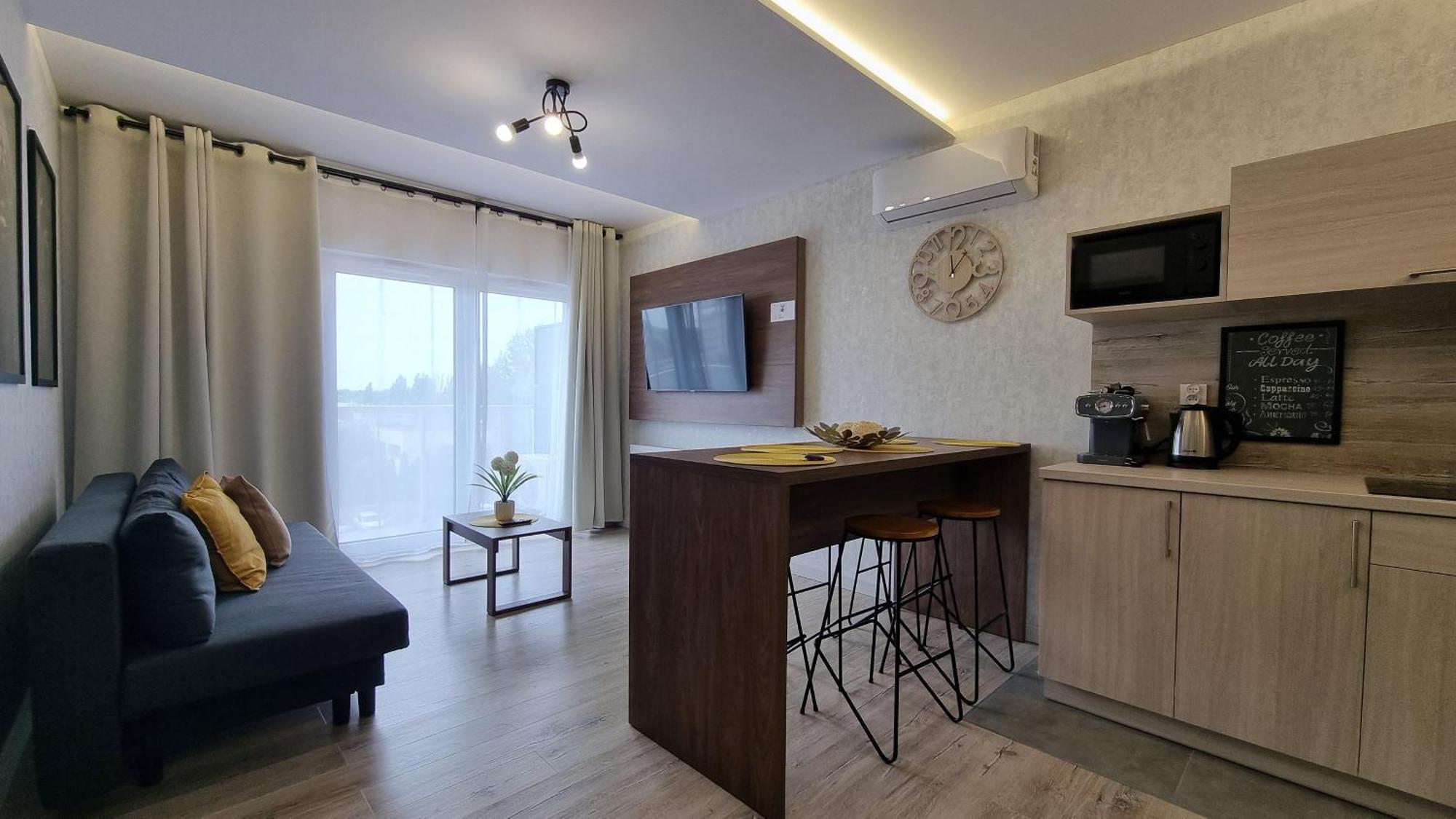 Q Pl 2 Lub 3 Pokojowe Klimatyzowane Przy Manufakturze Z Garazem Gratis, Fv Apartment