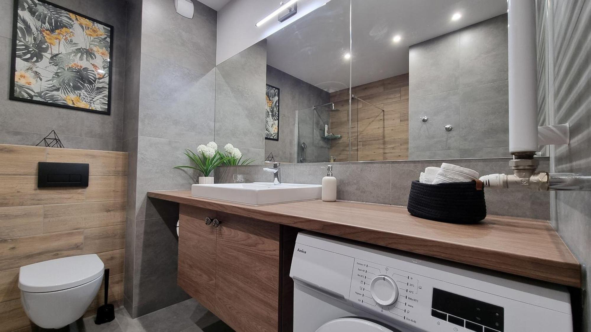 Q Pl 2 Lub 3 Pokojowe Klimatyzowane Przy Manufakturze Z Garazem Gratis, Fv Apartment Łódź