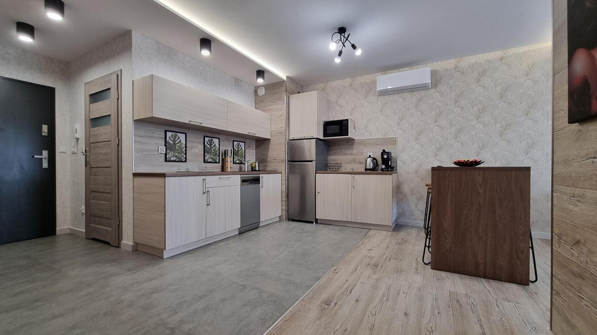 Q Pl 2 Lub 3 Pokojowe Klimatyzowane Przy Manufakturze Z Garazem Gratis, Fv Apartment
